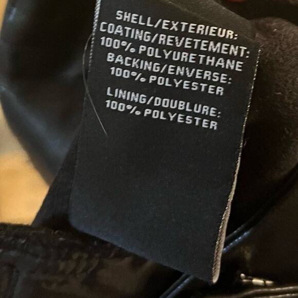 7 For All Mankind Black Faux Leather Crops Size Large - Picture 9 of 10